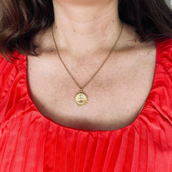 Médaille d'amour AUGIS ronde en or jaune - Castafiore