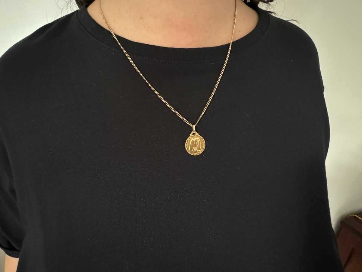Médaille en or champagne de la vierge - Castafiore