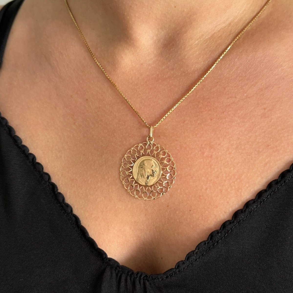 Médaille en or jaune - Castafiore