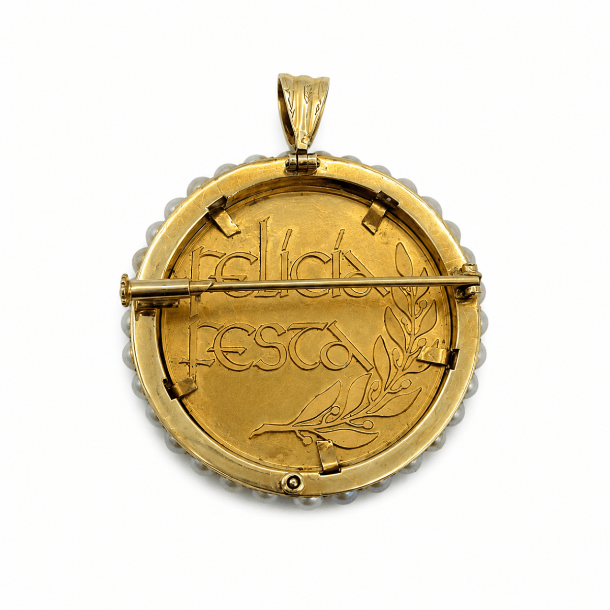Médaille Religieuse en or jaune et perles de culture - Castafiore