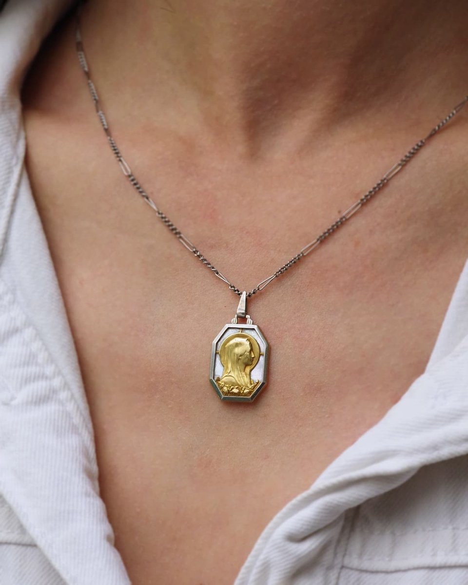 Médaille Vierge Marie Art deco en platine - Castafiore