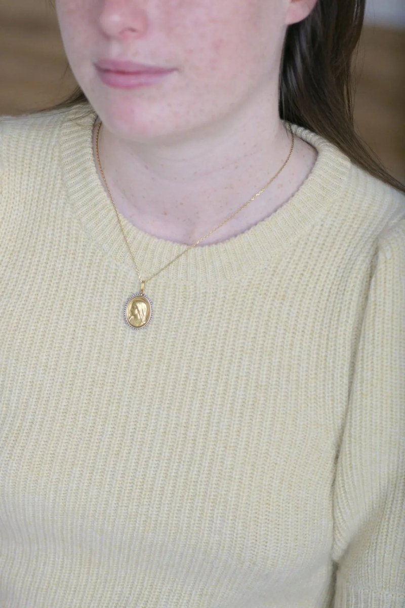 Médaille Vierge or et perles fines - Castafiore
