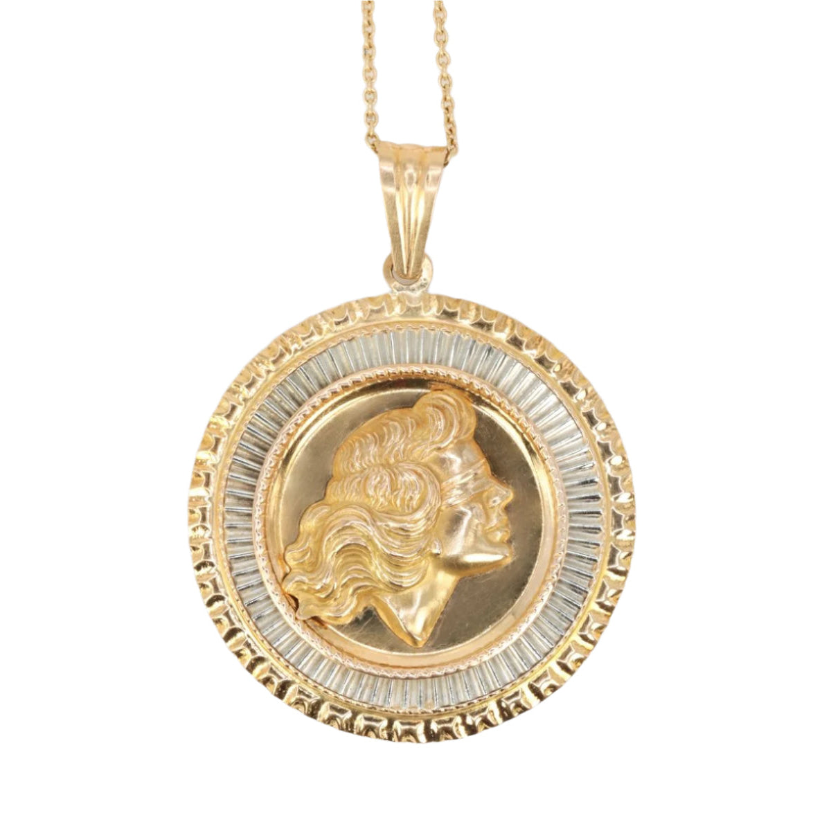 Médaille vintage en or jaune et blanc figurant la déesse Fortuna - Castafiore