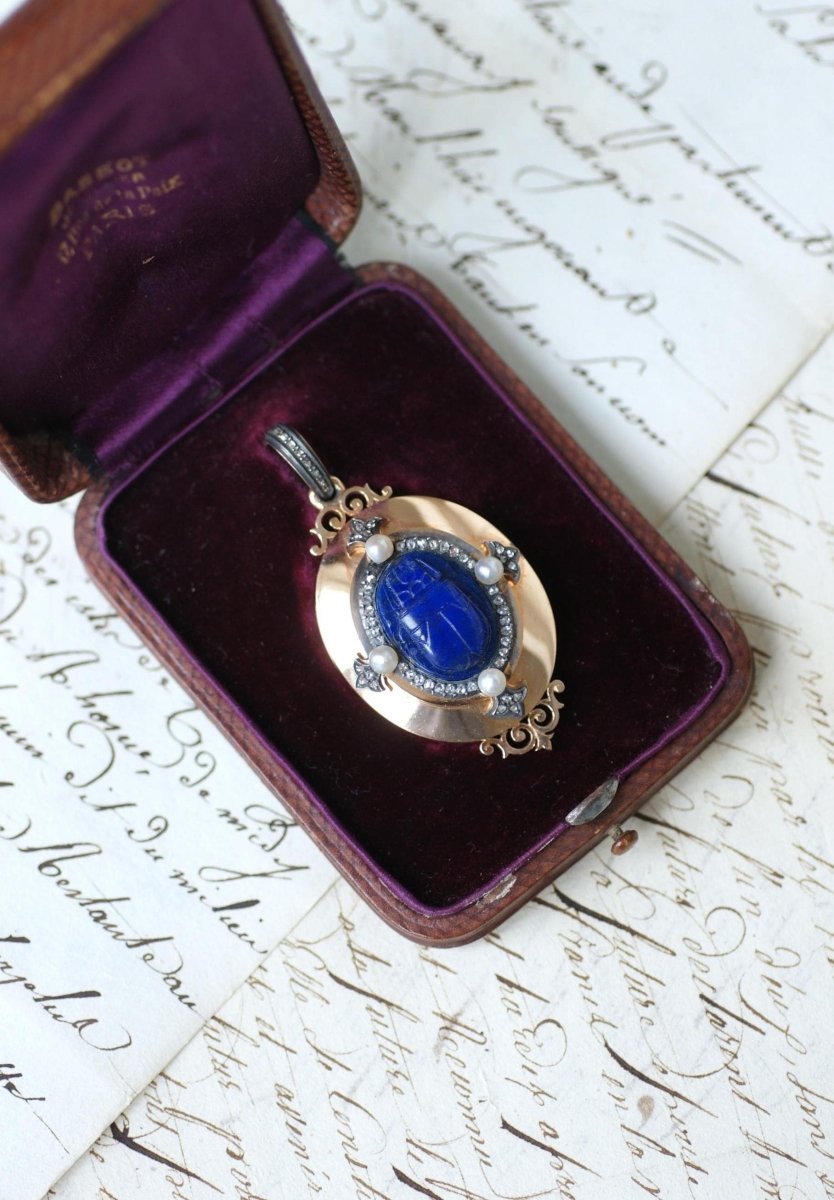 Médaillon Ancien Scarabée Lapis Lazuli Diamants et Perles - Castafiore