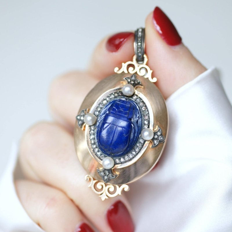 Médaillon Ancien Scarabée Lapis Lazuli Diamants et Perles - Castafiore