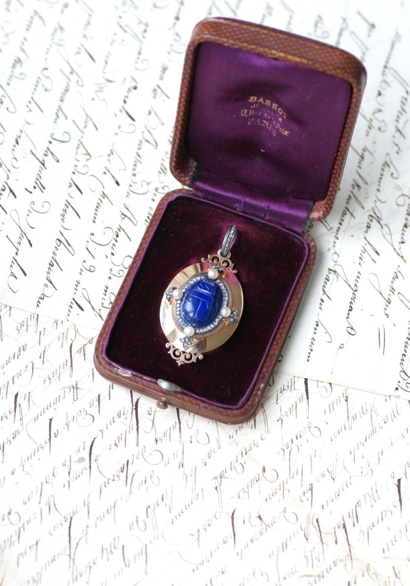 Médaillon Ancien Scarabée Lapis Lazuli Diamants et Perles - Castafiore