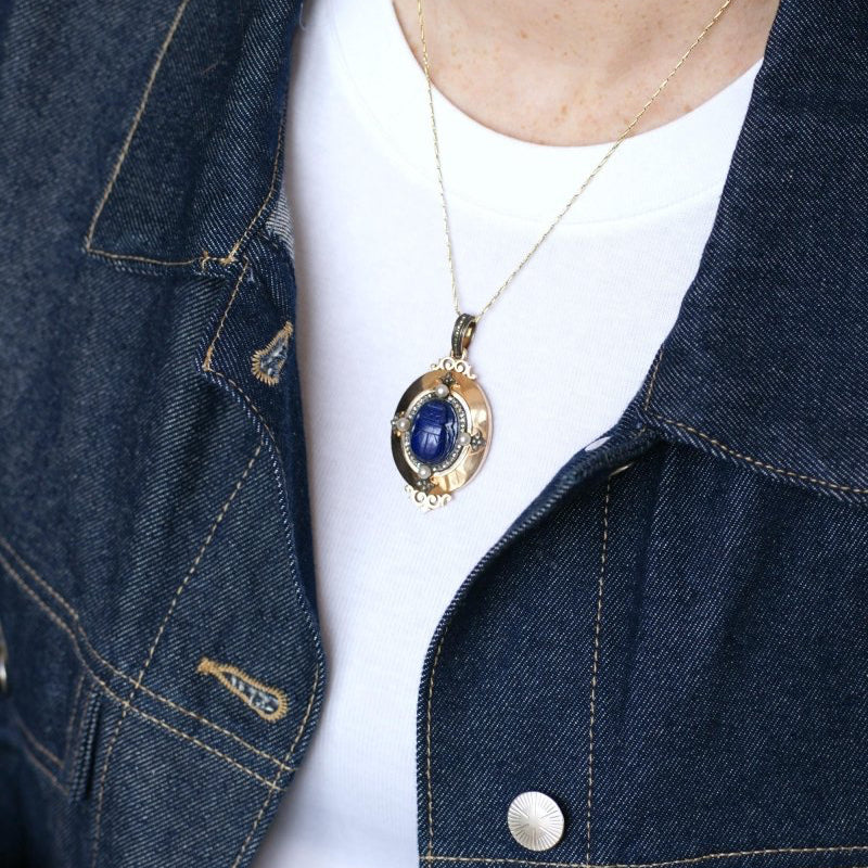 Médaillon Ancien Scarabée Lapis Lazuli Diamants et Perles - Castafiore