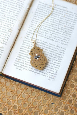 Médaillon Broche Arabesques Ancien Perles Fines et Diamants Or Rose - Castafiore