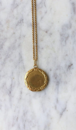 Médaillon Or Jaune Diamant Email et Chaine Or et perles - Castafiore