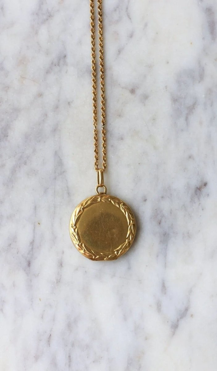 Médaillon Or Jaune Diamant Email et Chaine Or et perles - Castafiore