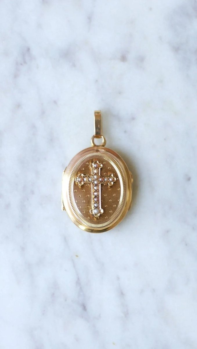 Médaillon ouvrant croix perles sur or - Castafiore