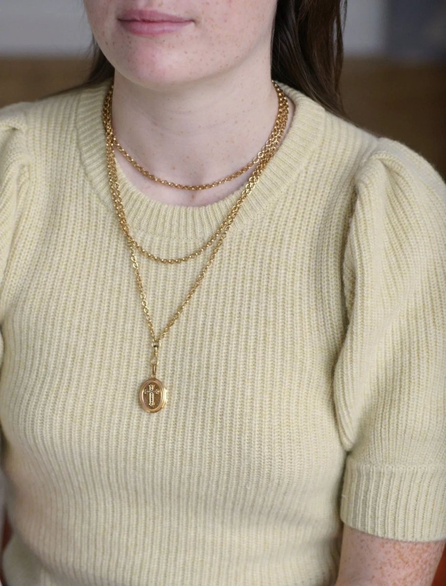 Médaillon ouvrant croix perles sur or - Castafiore