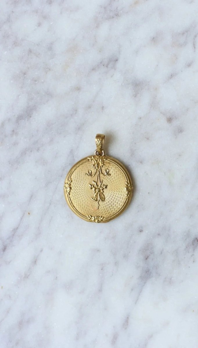 Médaillon Ouvrant Guirlande Or jaune - Castafiore