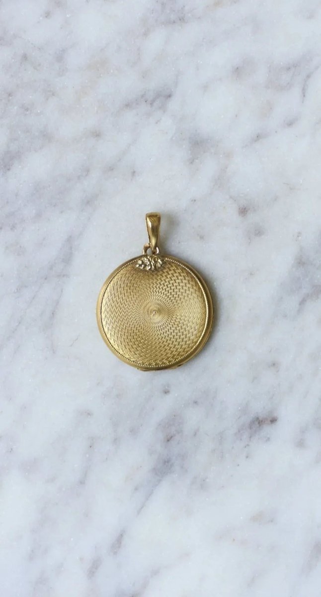 Médaillon Ouvrant Guirlande Or jaune - Castafiore