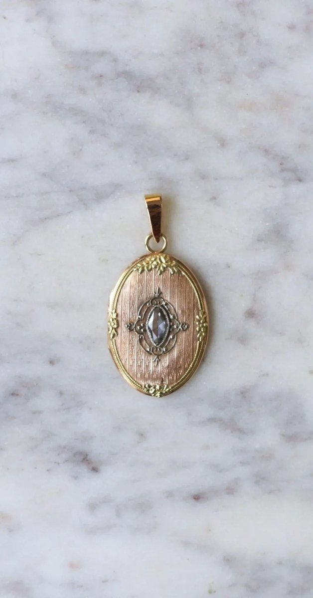 Médaillon ouvrant navette diamant taille rose - Castafiore