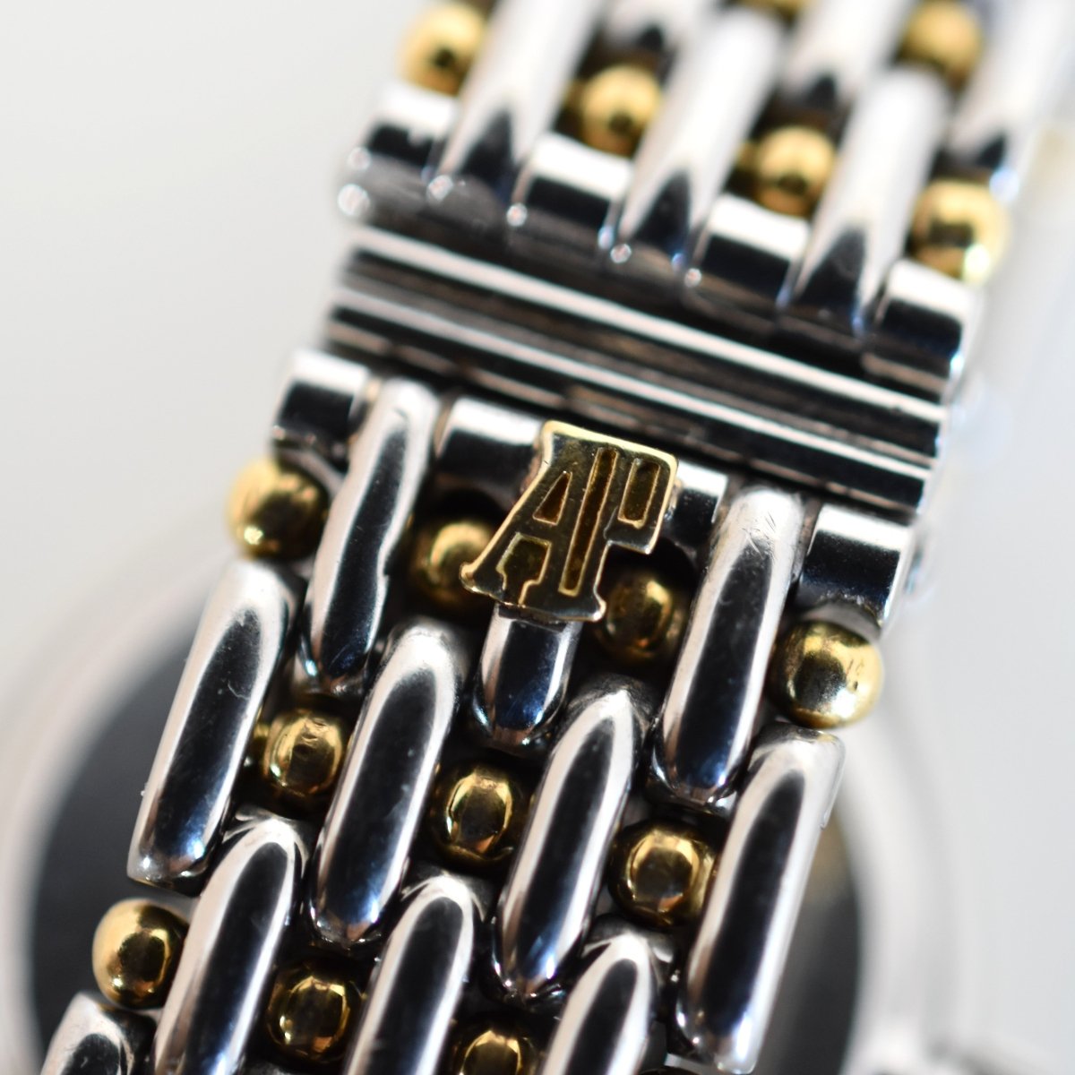 Montre AUDEMARS PIGUET "Meridian" en or jaune et acier - Castafiore