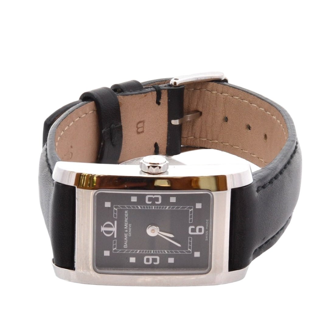 Montre BAUME & MERCIER "Hampton" en acier, cuir et saphir - Castafiore