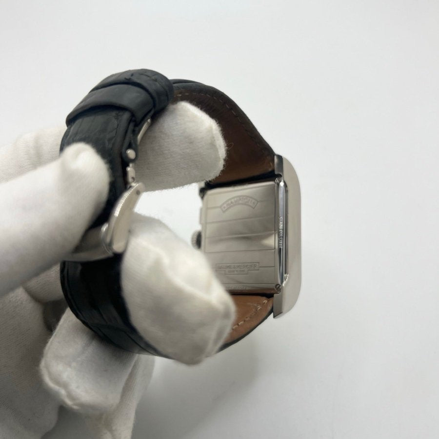 Montre BAUME & MERCIER "Hampton" en acier et cuir - Castafiore