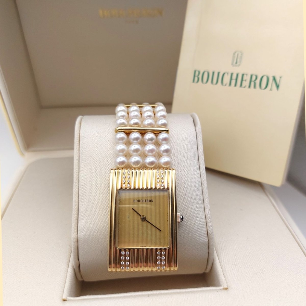 Montre BOUCHERON "Reflet" en or jaune et diamants - Castafiore