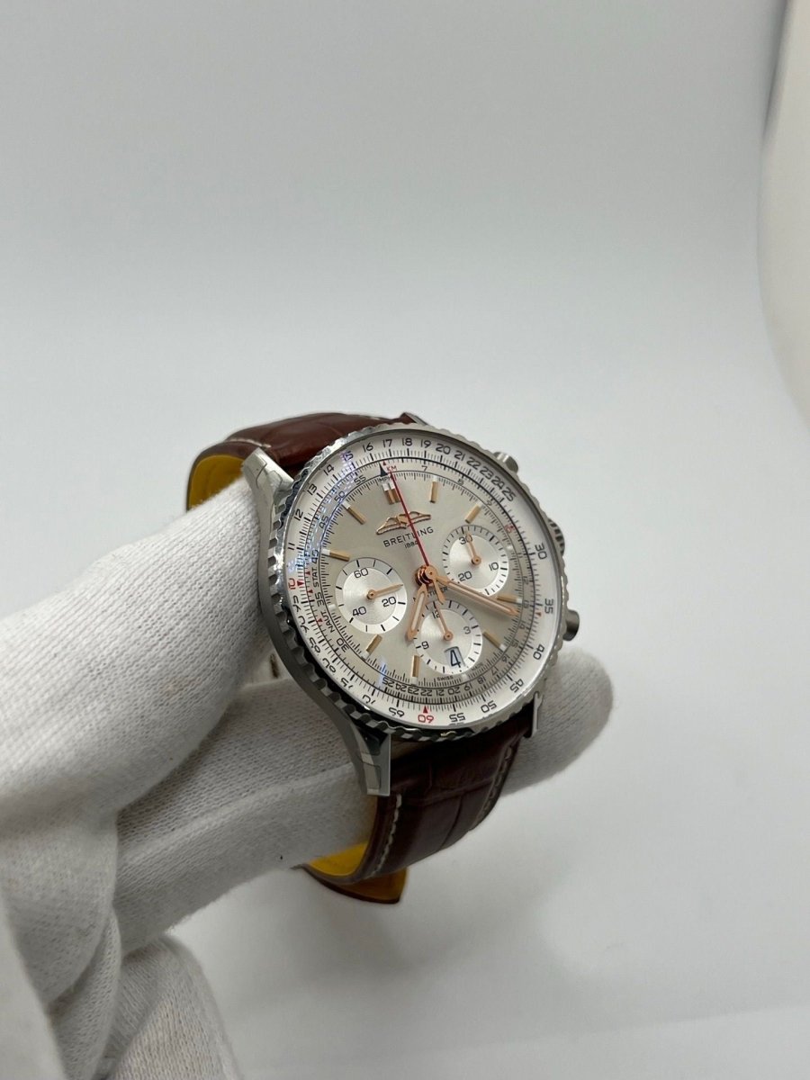 Montre BREITLING Navitimer 1 B01 Chronograph en acier et cuir de crocodile - Castafiore