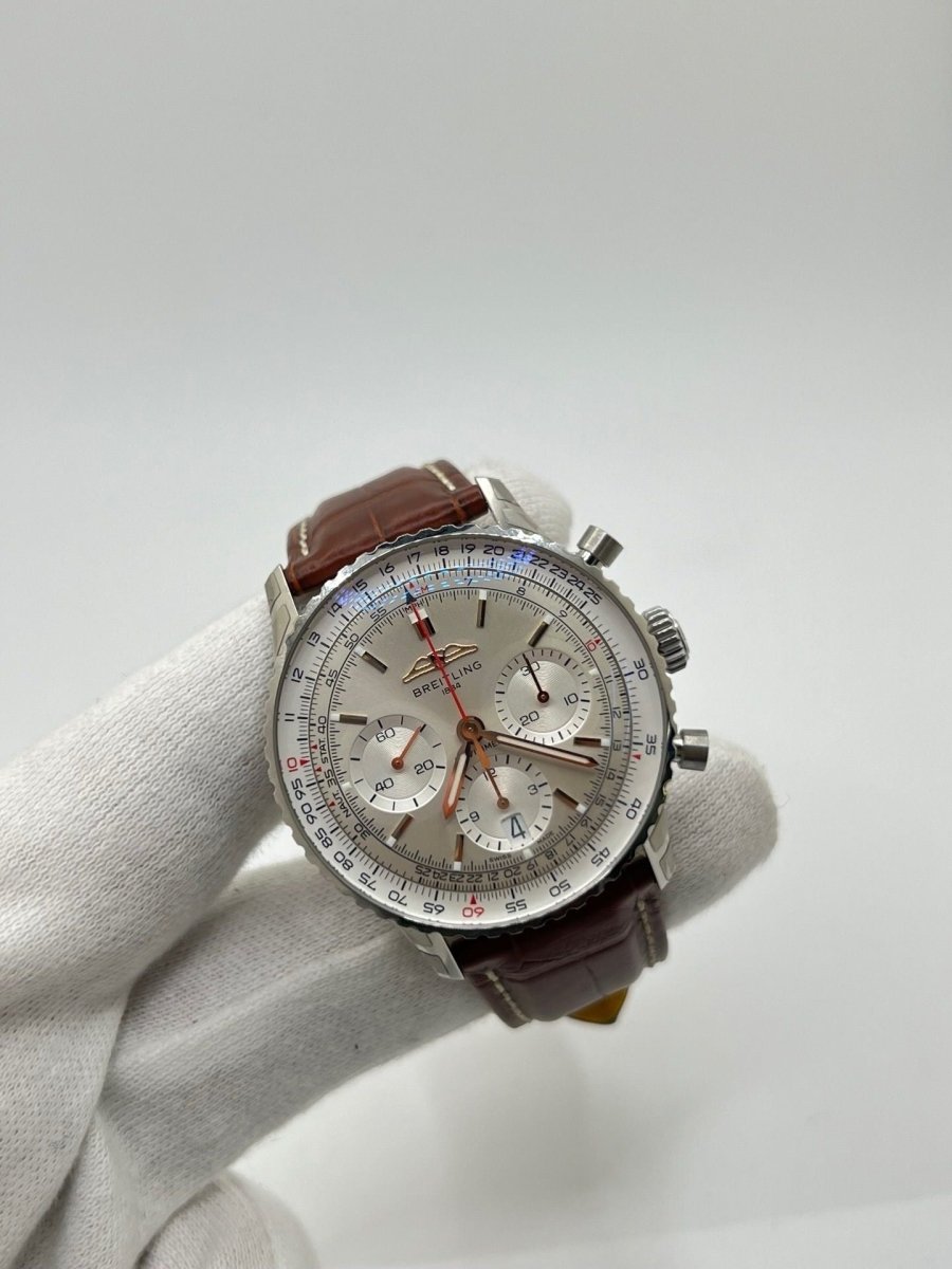 Montre BREITLING Navitimer 1 B01 Chronograph en acier et cuir de crocodile - Castafiore