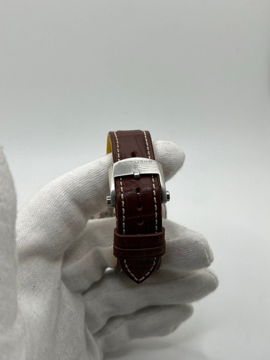 Montre BREITLING Navitimer 1 B01 Chronograph en acier et cuir de crocodile - Castafiore