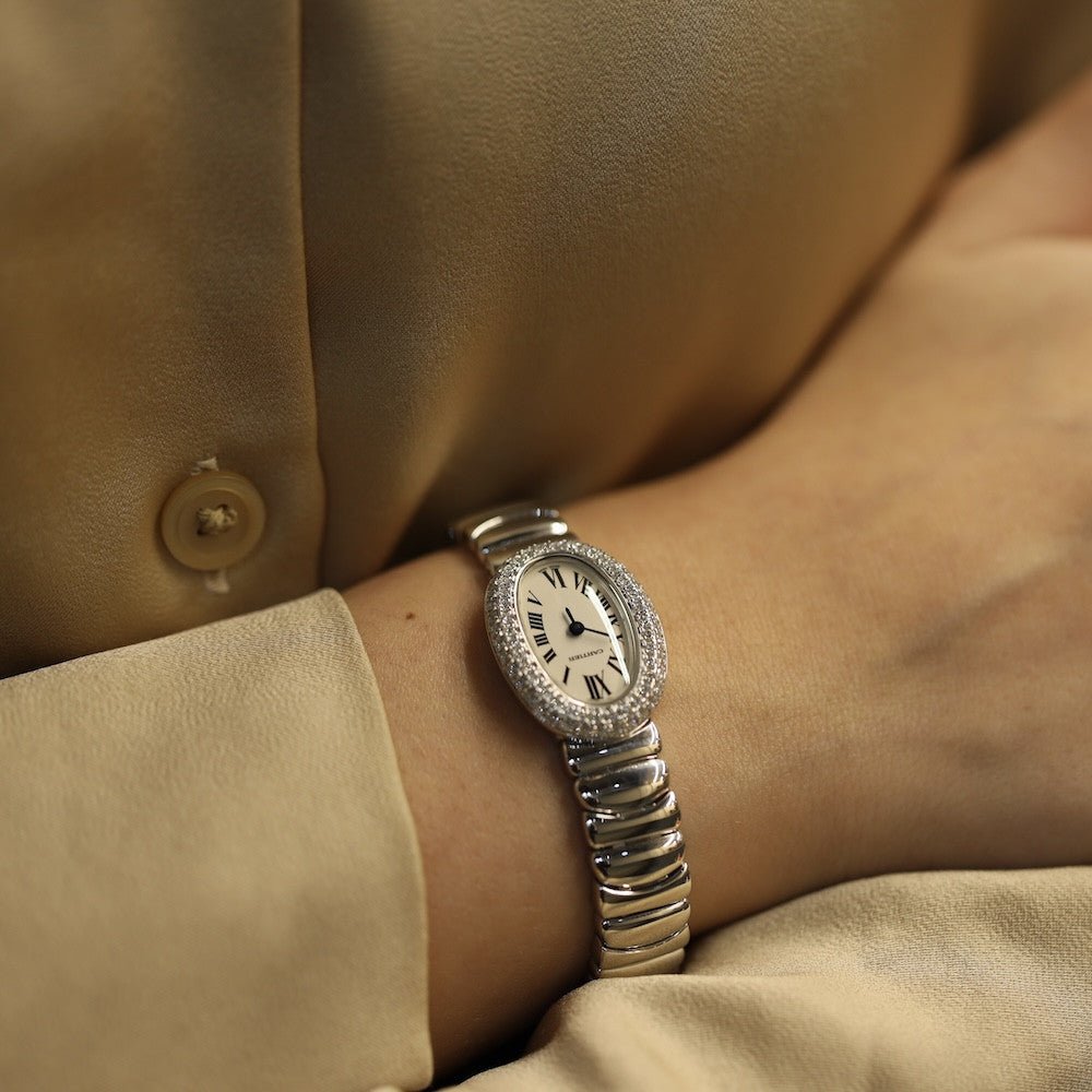 Montre Cartier Baignoire Mini de Dame en or gris 18k et diamants à quartz vers 2000. Ref : 2369. - Castafiore