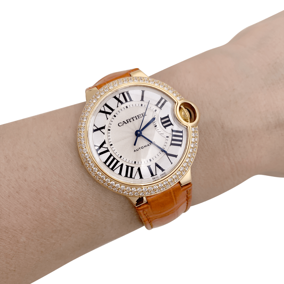 Montre CARTIER "Ballon Bleu" en or jaune, or rose, argent, cuir et diamants - Castafiore