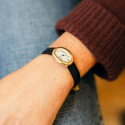 Montre CARTIER "Mini baignoire" en or jaune et cuir crocodile - Castafiore