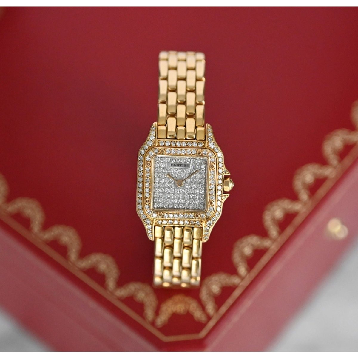 Montre CARTIER Panthère en or jaune et diamants - Castafiore