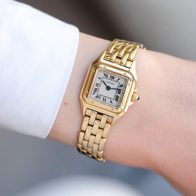Watch CARTIER Panther PM in yellow gold