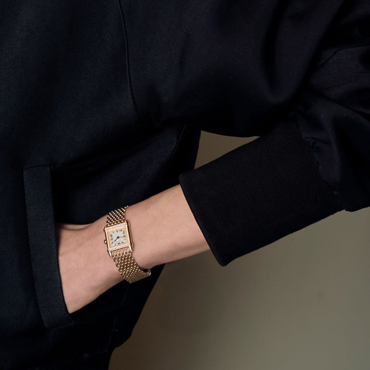 Montre CARTIER "Tank Chinoise" en or jaune, acier et diamants - Castafiore