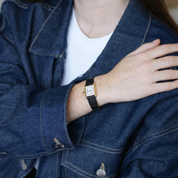 Montre CARTIER "Tank Louis" en or jaune et cuir - Castafiore