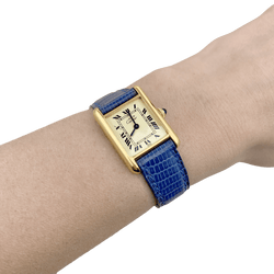 Montre CARTIER "Tank Must" en argent plaqué or et cuir - Castafiore