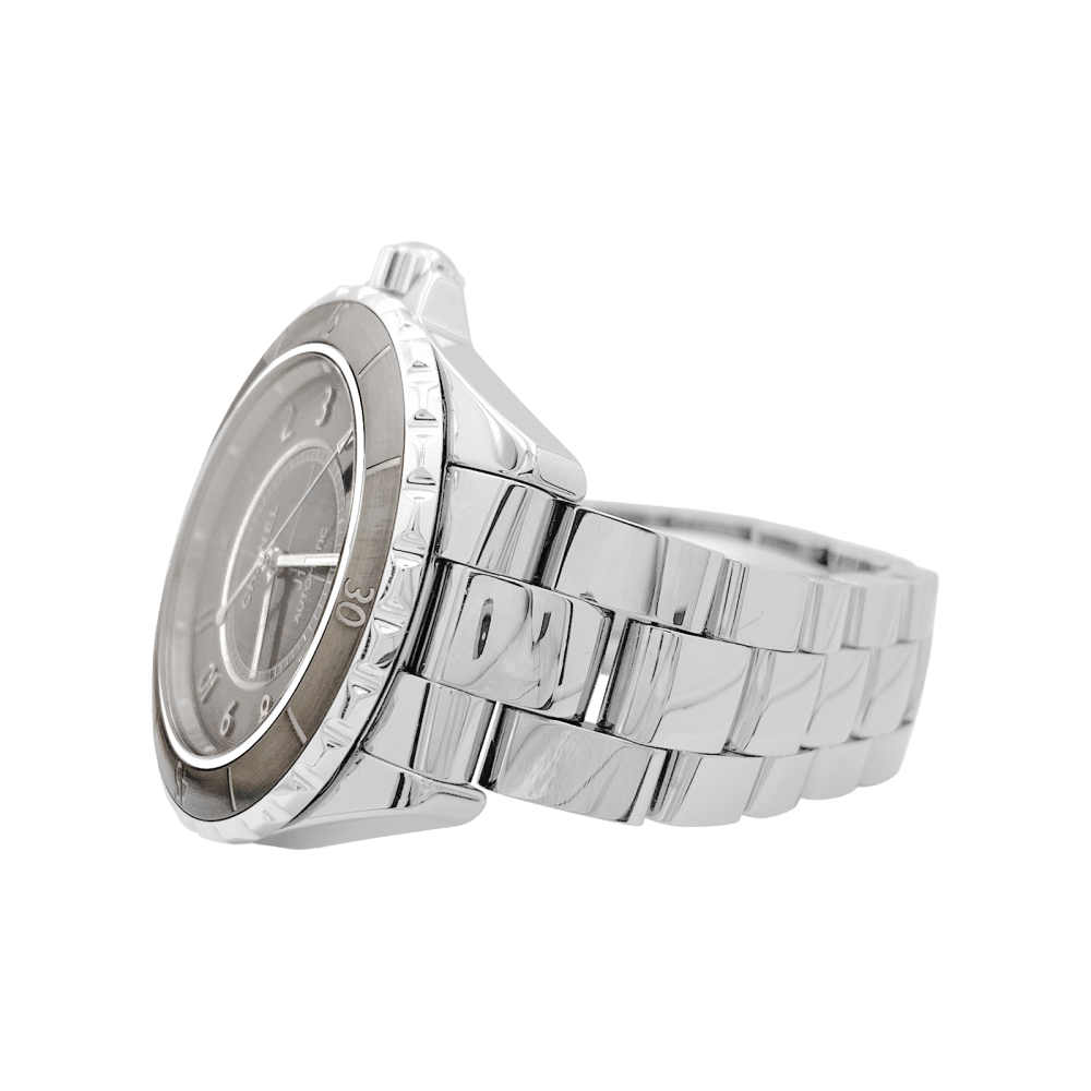 Montre CHANEL "J12 Chromatic" en céramique, titane et acier - Castafiore