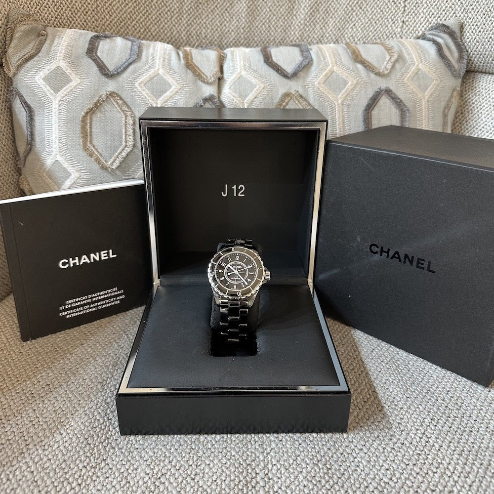 Montre Chanel J12 Dame en céramique noire – Automatique – 38 mm – 2010 – Ref. H0685 - Castafiore