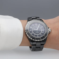 Montre Chanel J12 Dame en céramique noire – Automatique – 38 mm – 2010 – Ref. H0685 - Castafiore