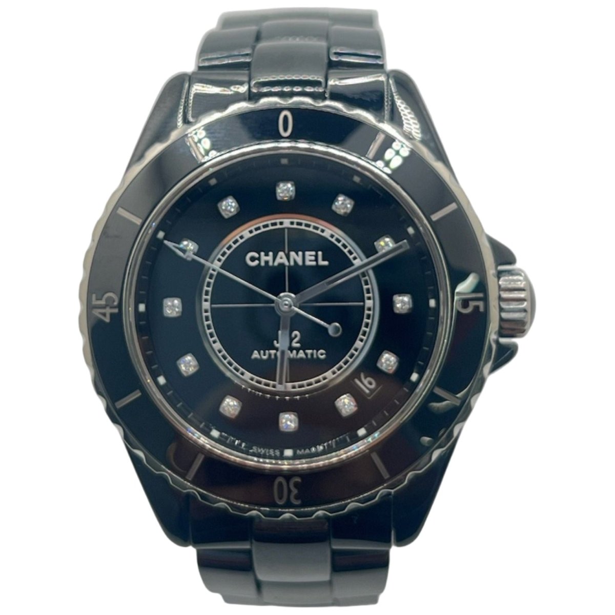 Montre CHANEL "J12" en céramique et diamants - Castafiore