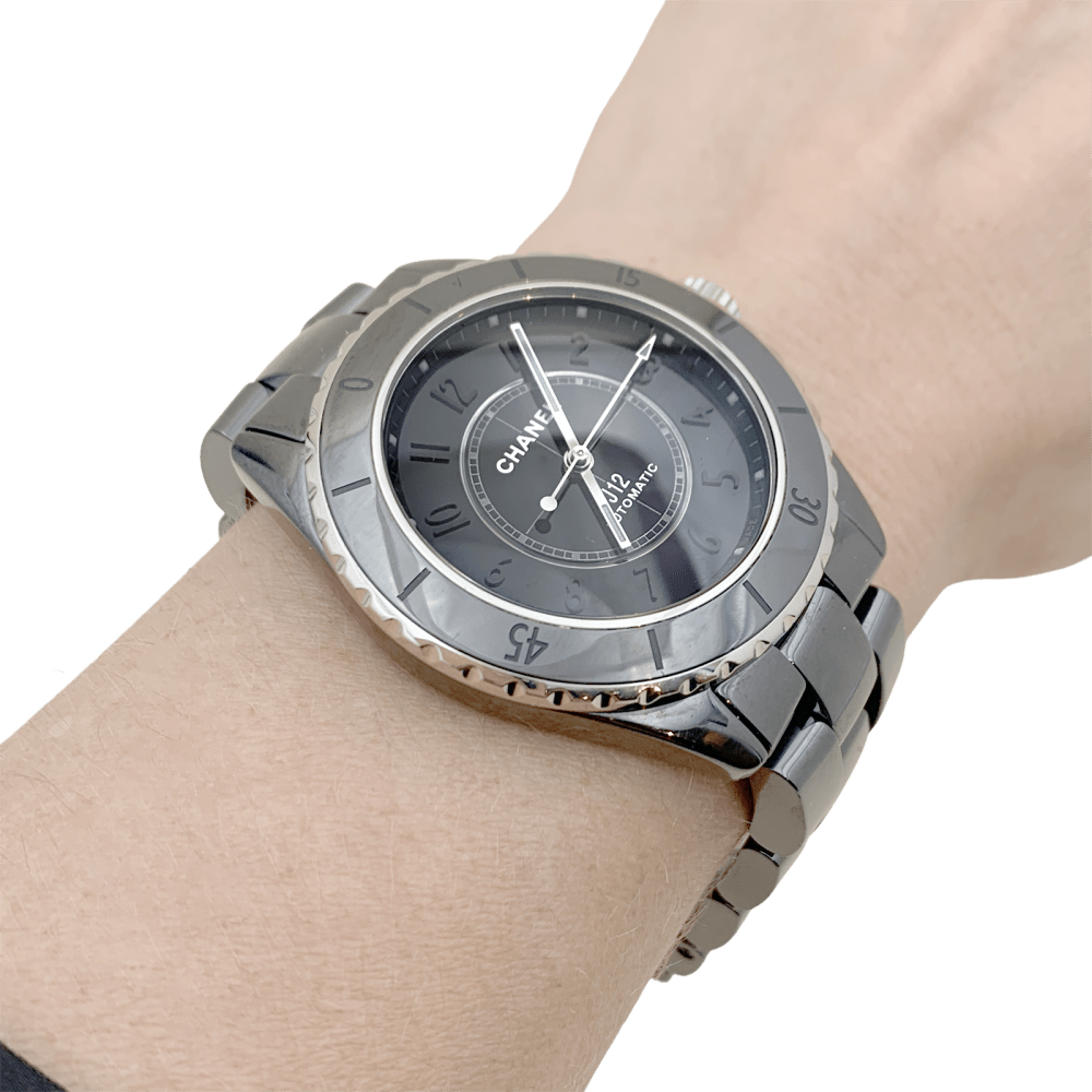 Montre CHANEL "J12 Phantom" en céramique et acier - Castafiore