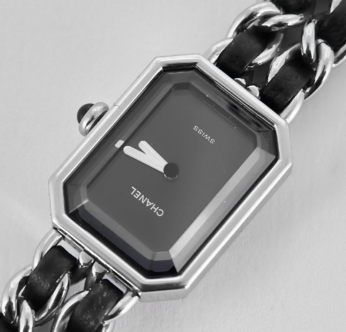 Montre CHANEL "Première" en acier et cuir - Castafiore