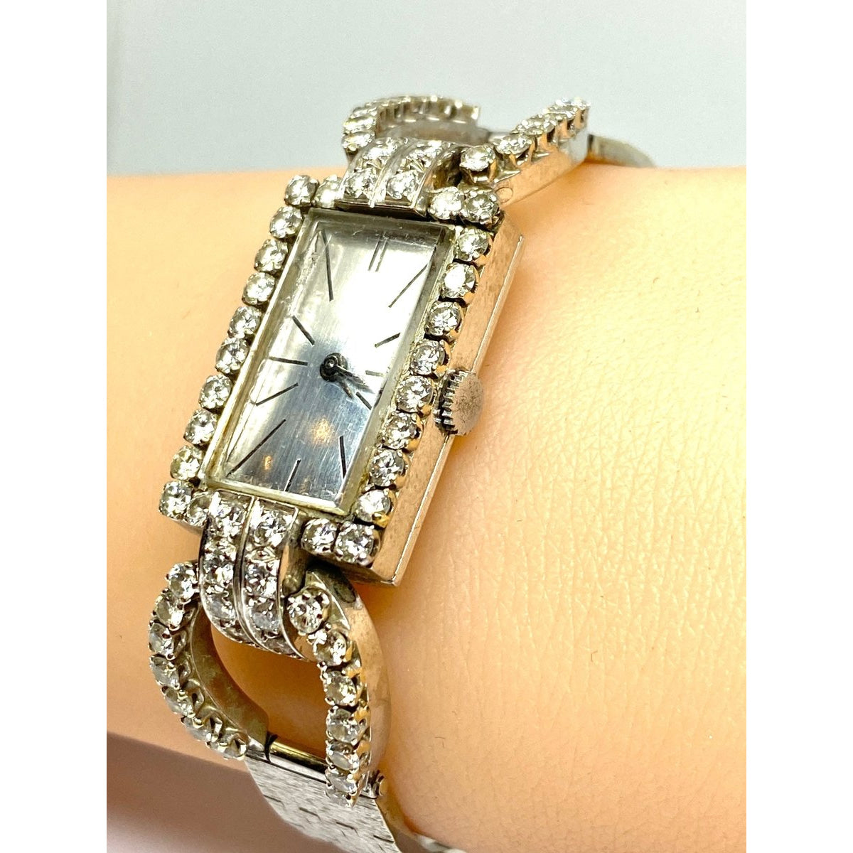 Montre en or blanc 18 carats sertie de diamants - Castafiore