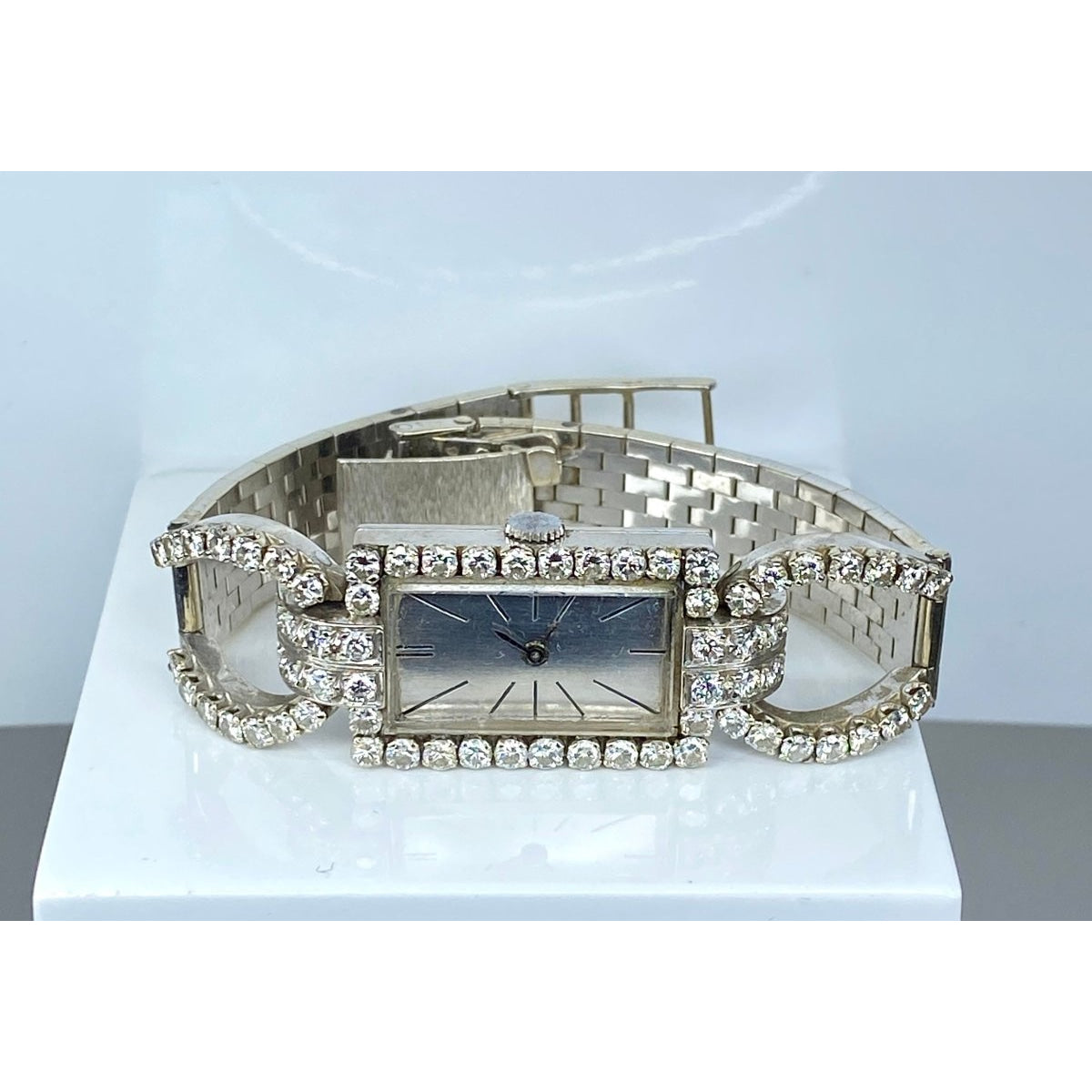 Montre en or blanc 18 carats sertie de diamants - Castafiore