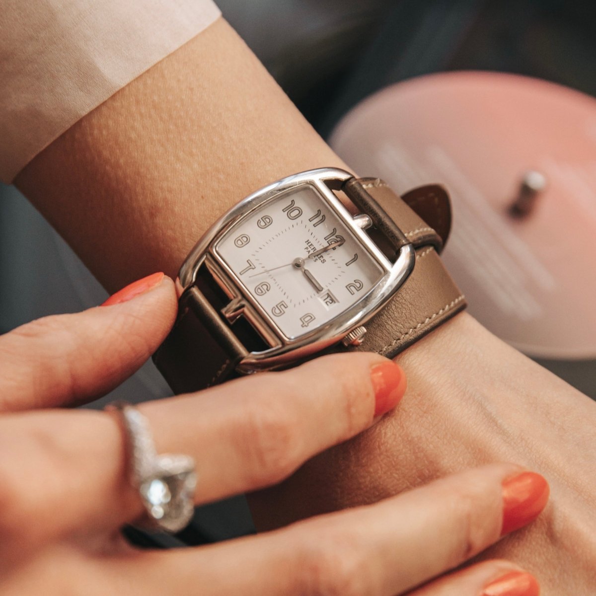 Montre HERMÈS "Cape Cod" GM en acier et cuir - Castafiore