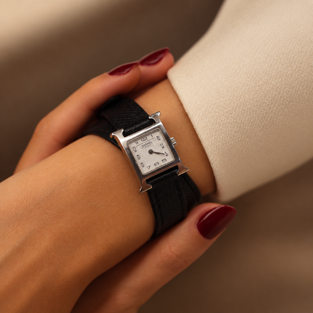 Montre HERMÈS "Heure H Mini" en acier et cuir - Castafiore