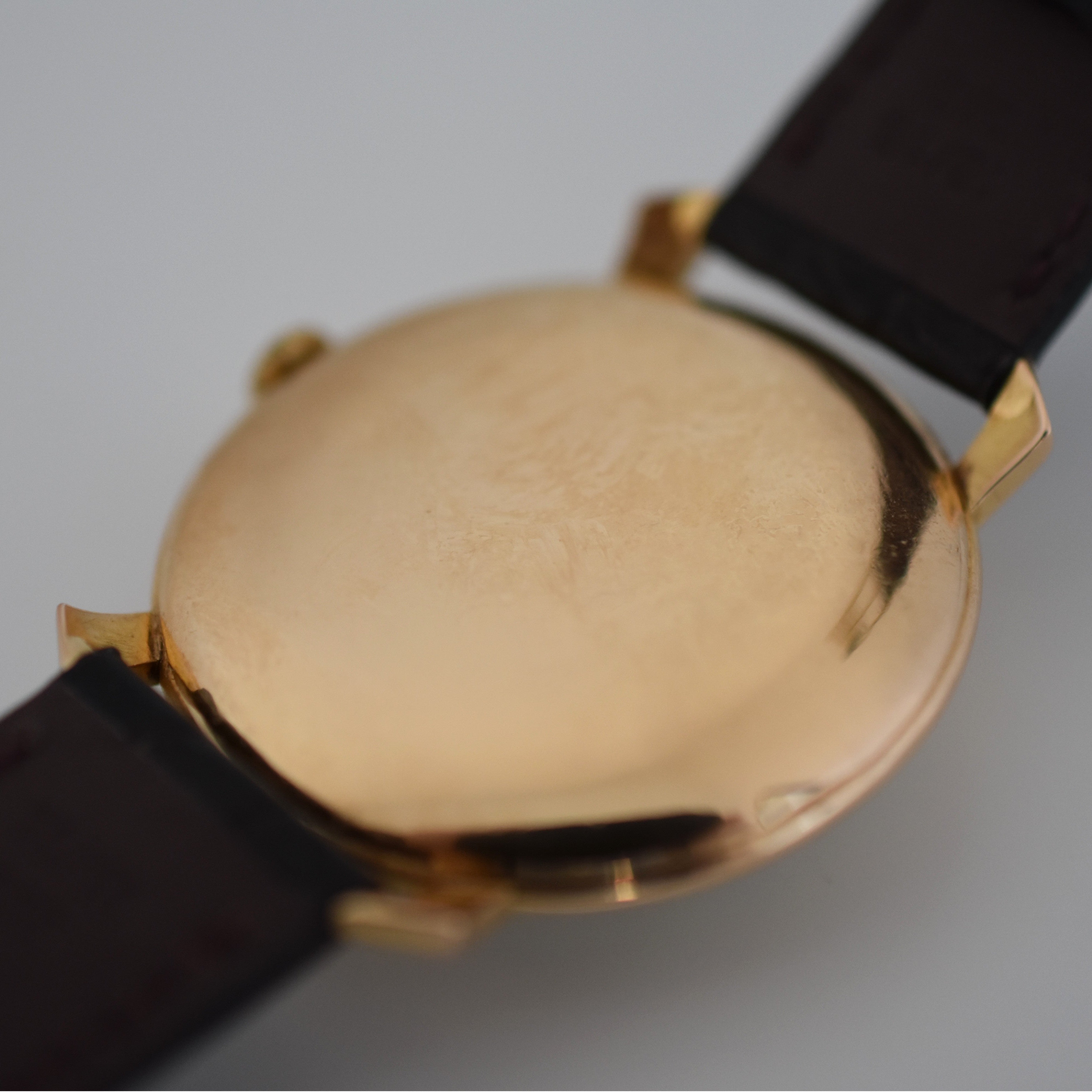 Montre IWC "Jumbo Shark Fin" en or rose, acier et cuir - Castafiore