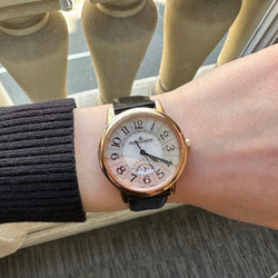 Montre JAEGER - LECOULTRE "Rendez - vous" en or rose, nacre et cuir - Castafiore