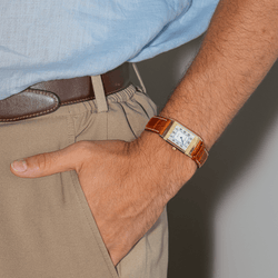 Montre JAEGER - LECOULTRE "Reverso Classique" en or jaune, argent et cuir - Castafiore