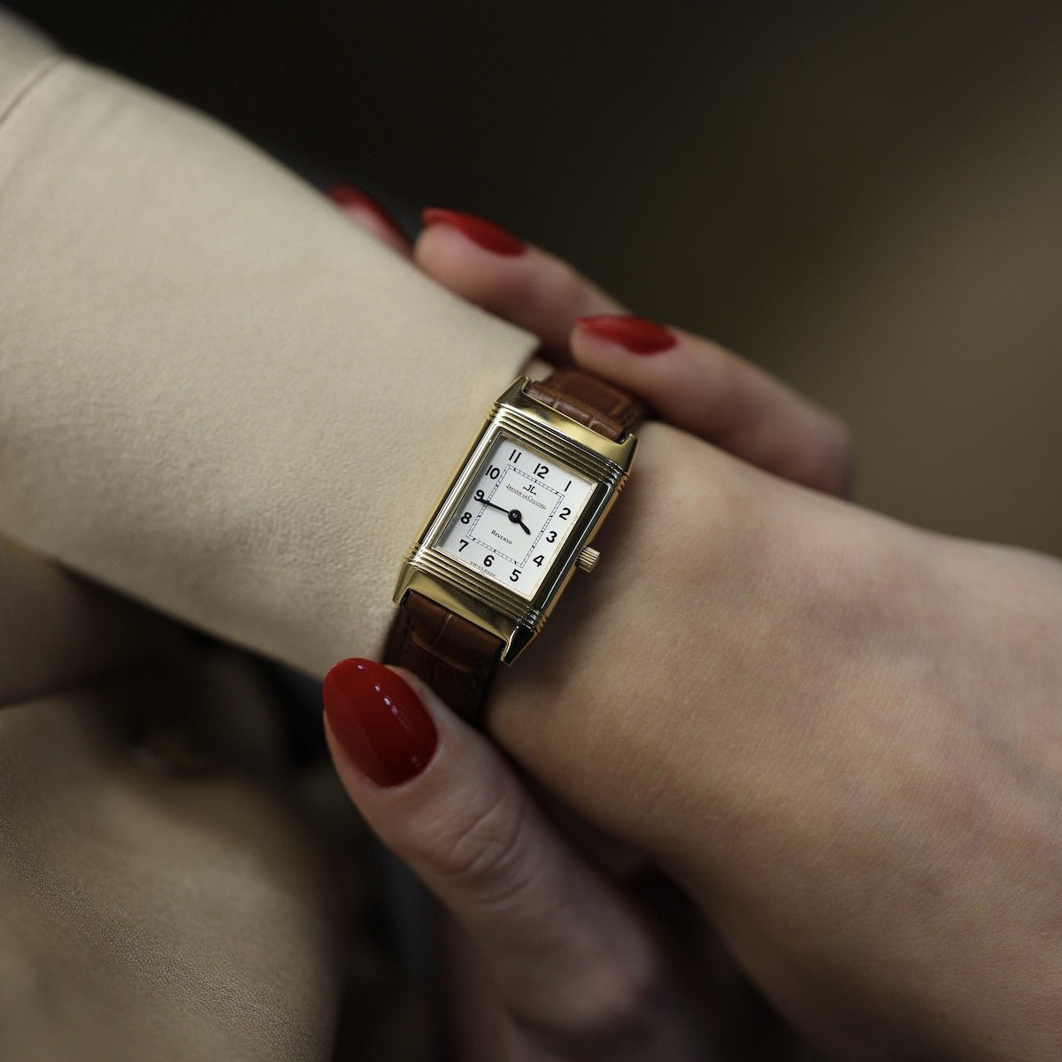 Montre JAEGER - LECOULTRE "Reverso de Dame" en or jaune - Castafiore