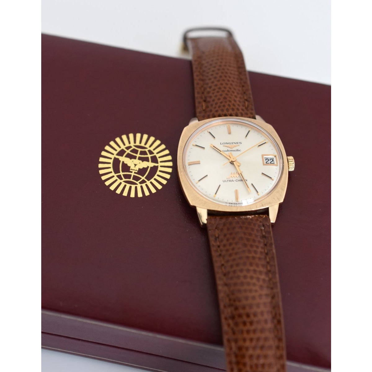 Montre LONGINES "Ultra Chron" en or jaune, argent et cuir - Castafiore