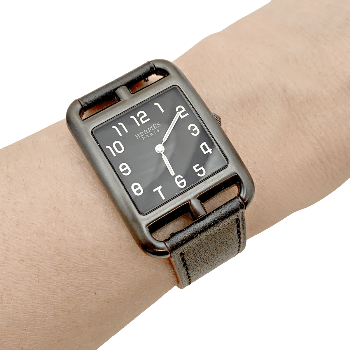 Montre Mixte Hermès, "Cape Cod Shadow en acier noirci et cuir. - Castafiore